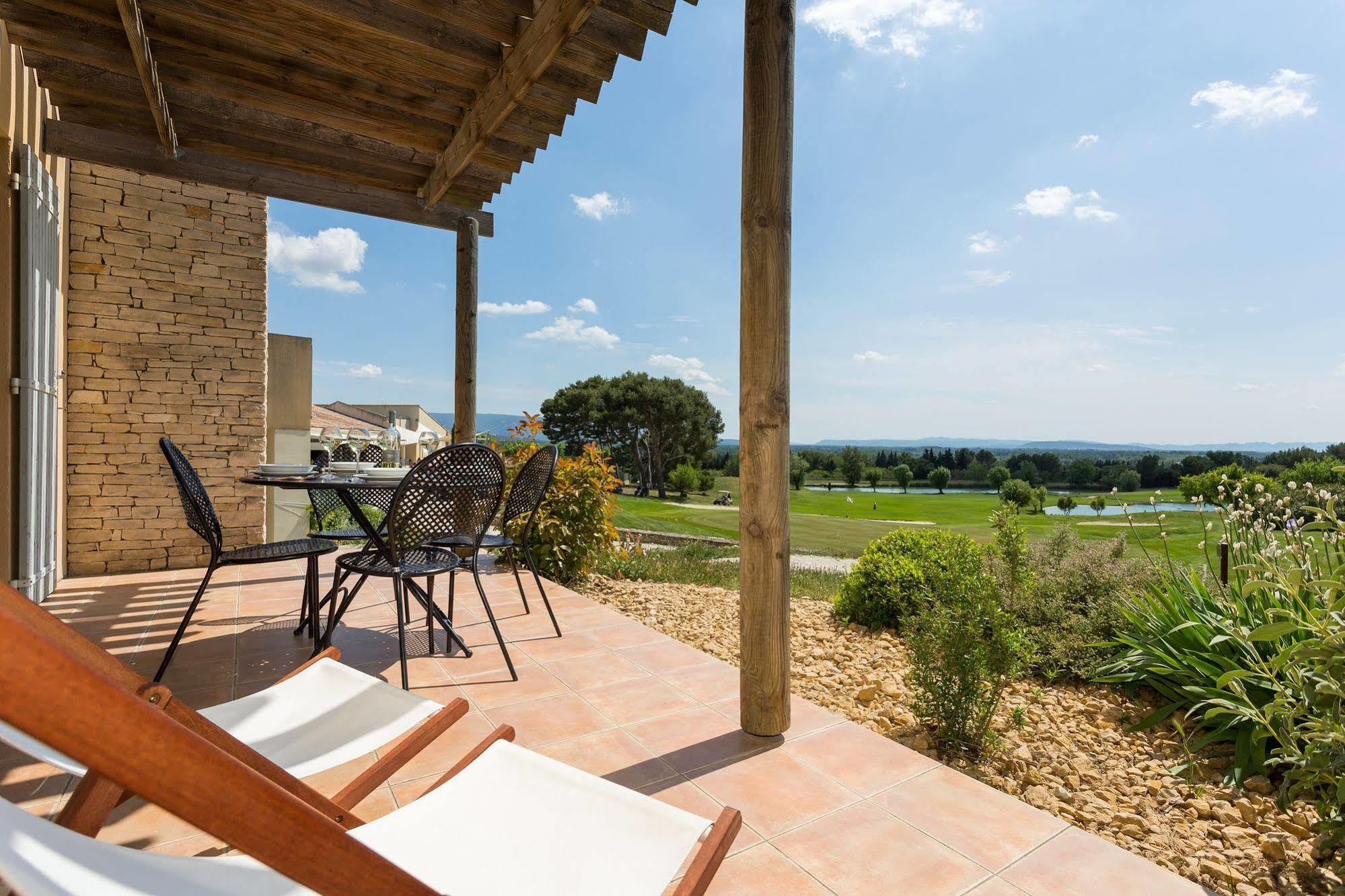 Madame Vacances Domaine Du Provence Country Club Service Premium Saumane-de-Vaucluse Exterior foto
